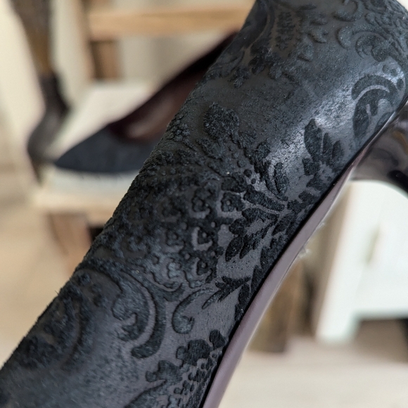 Gucci Leather Pumps - Picture 9 of 13